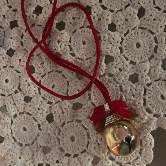 🎄Traditional Christmas Brass Chime Ball Necklace- 747 $15 or $12 w/offer - Picture 4 of 4